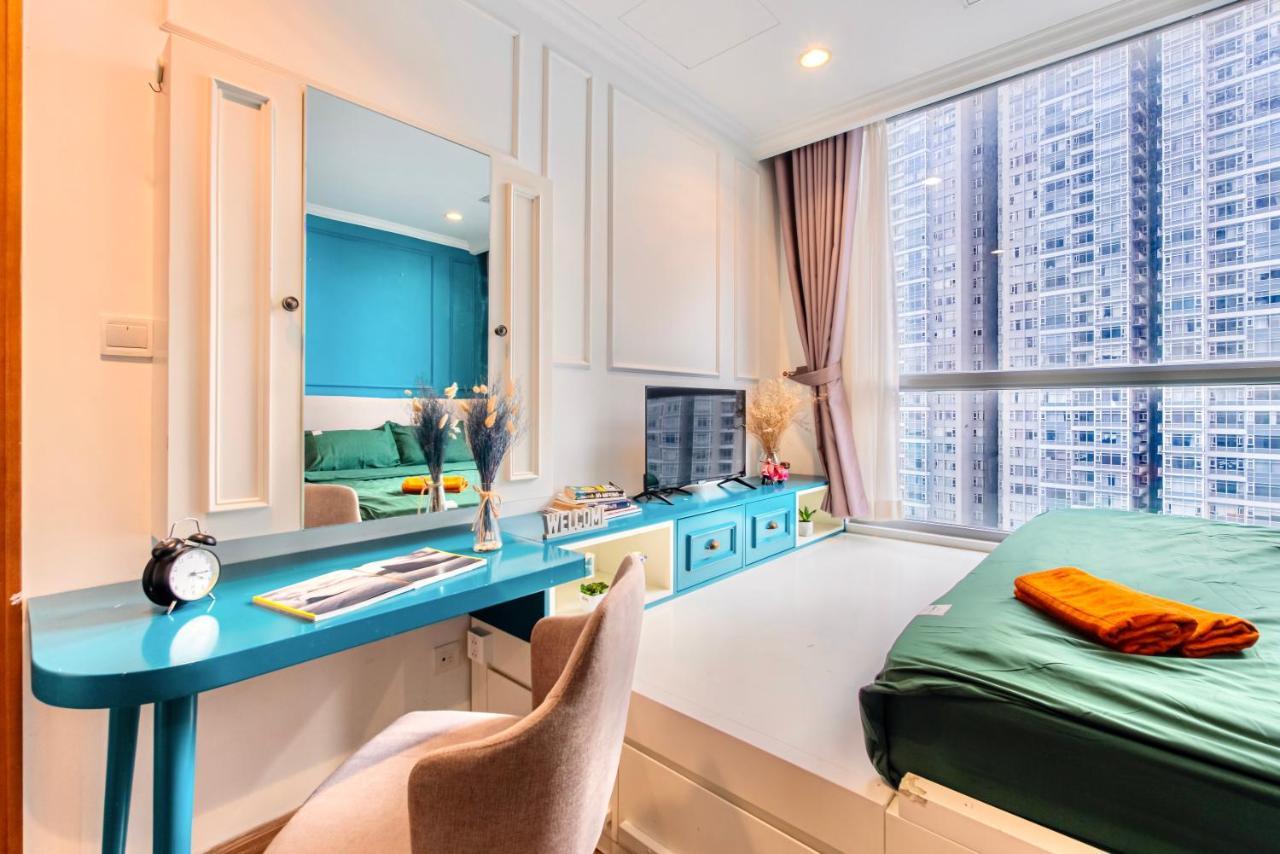 Moxy Hcmc Aparts - Vinhomes Park, Ice Rink